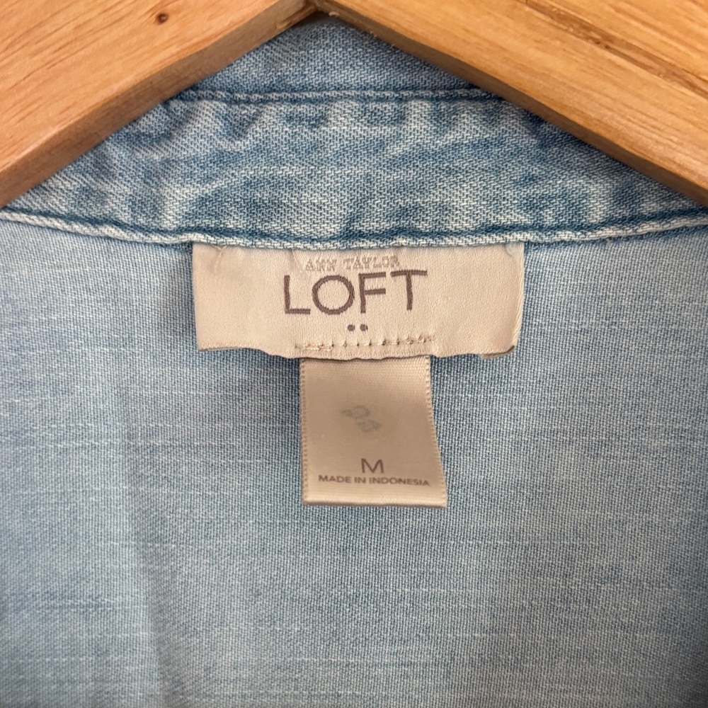 LOFT Sleeveless Denim Button-Front Shirt - Light Blue Wash - Picture 2 of 4